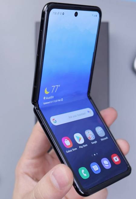 Samsung Galaxy Z Flip Smartphone